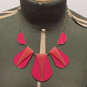 ❣️Price Firm❣️Pink metal & acrylic necklace.